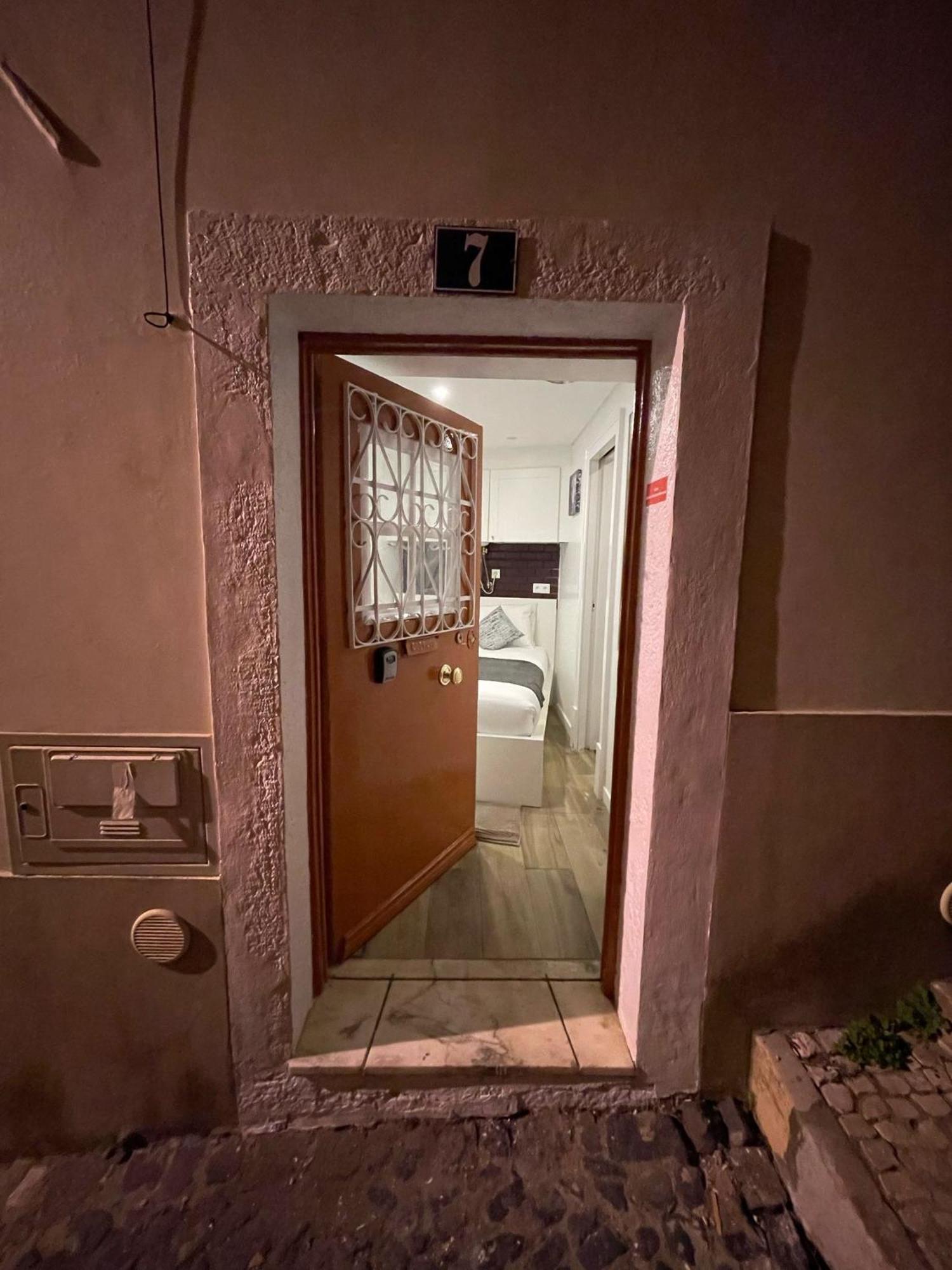 - Centro Historico Mouraria Homestay